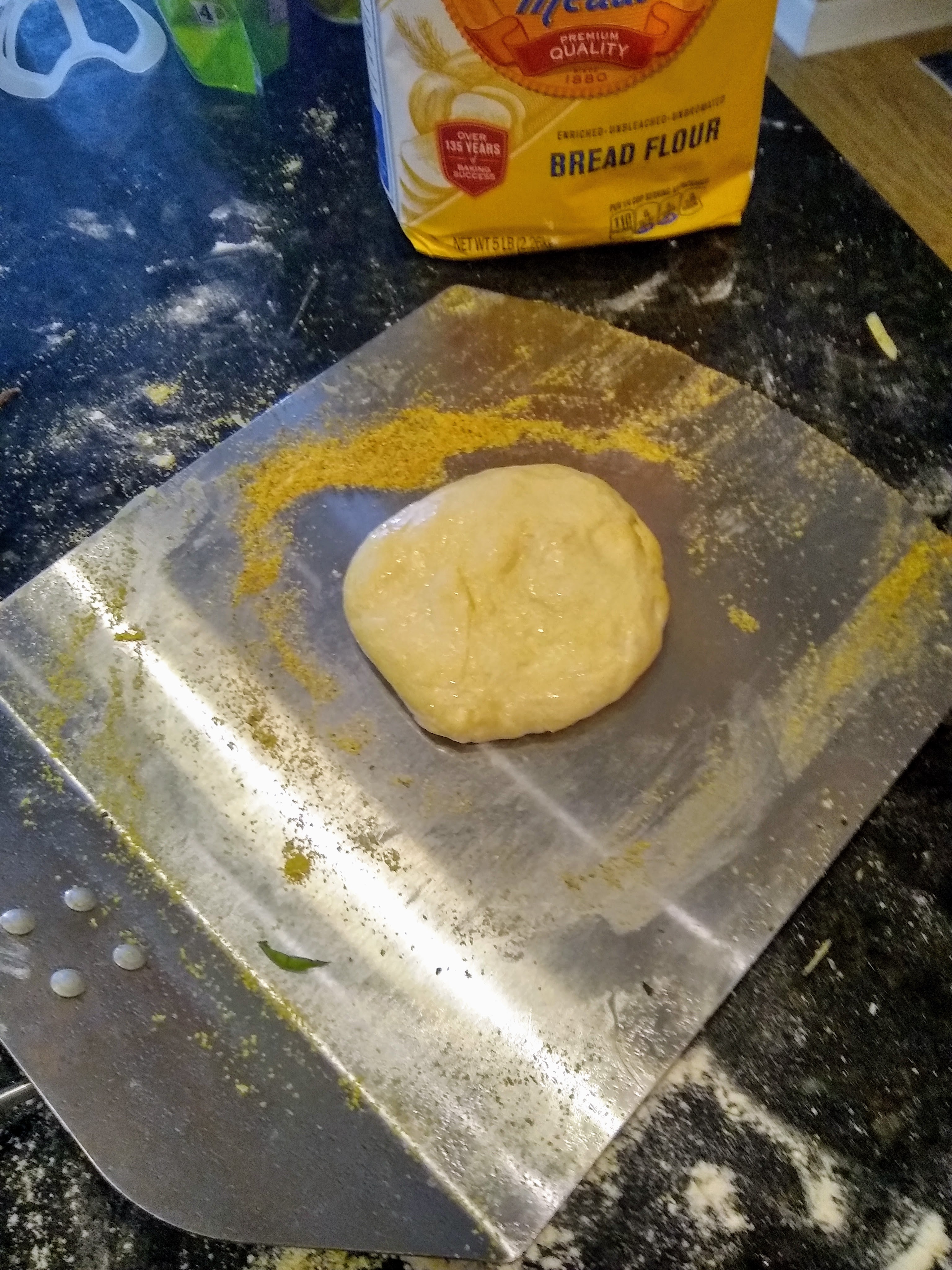 Ball of dough, pre-shaping